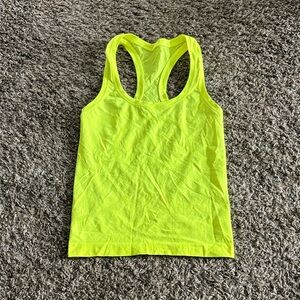 Lululemon swiftly tech